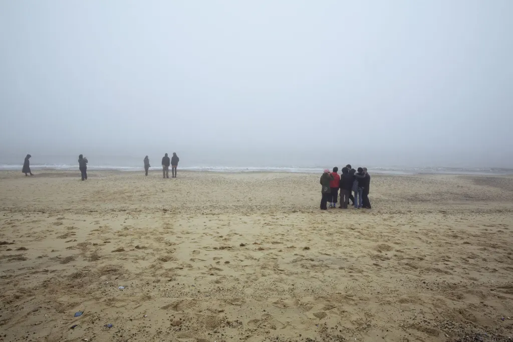 Bloc Weekend 2008 — documentary, event and music photograph in Hemsby-on-Sea, Norfolk, UK, frame 43 of 151.